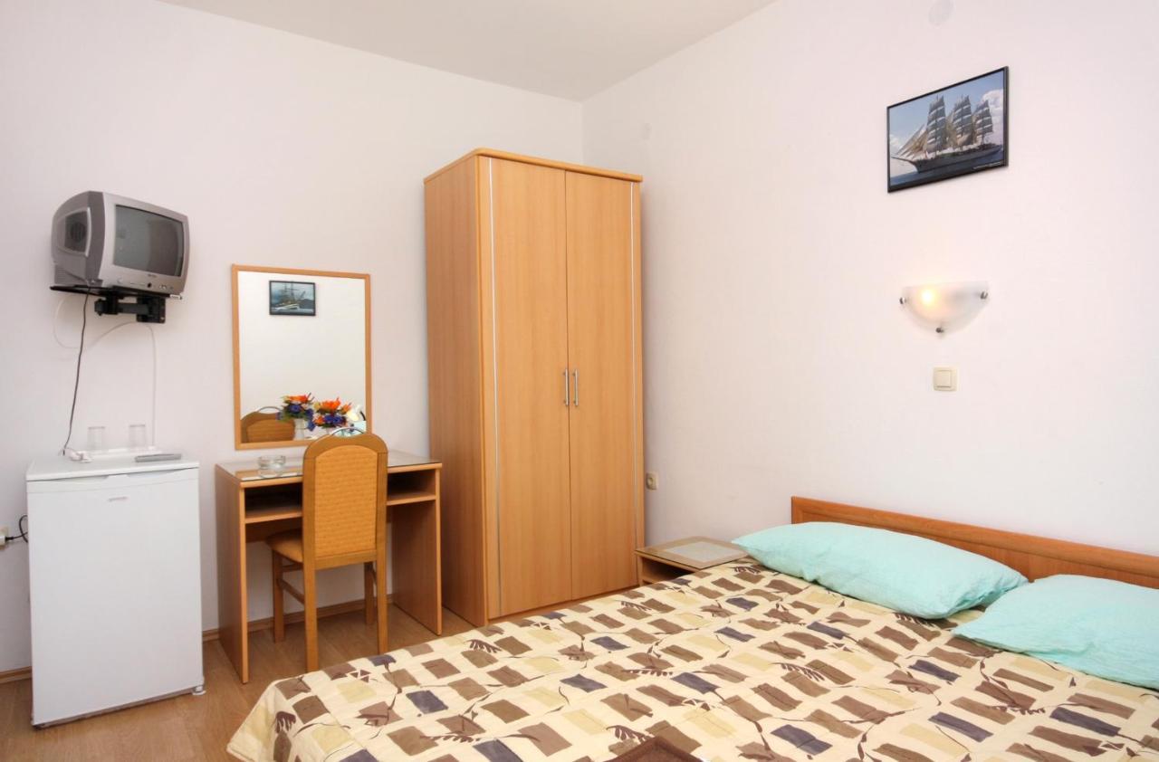 Double Room Vrbnik 5301b Eksteriør bilde